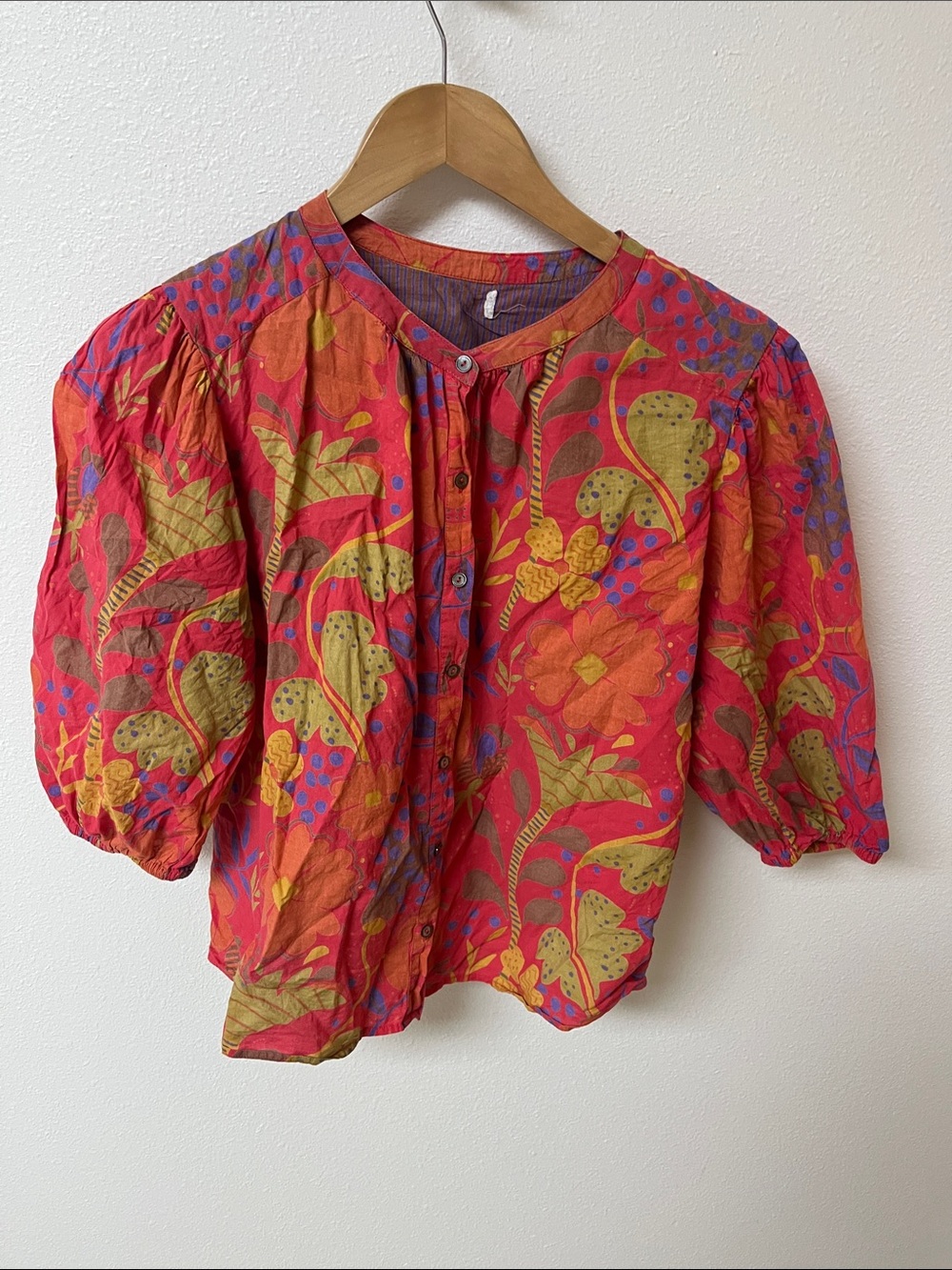 Velvet by Graham & Spencer Red Floral Puff-Sleeve Button-Front Blouse
